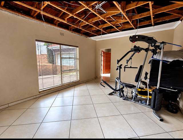 4 BEDROOM HOUSE TO LET IN THREE RIVERS EAST